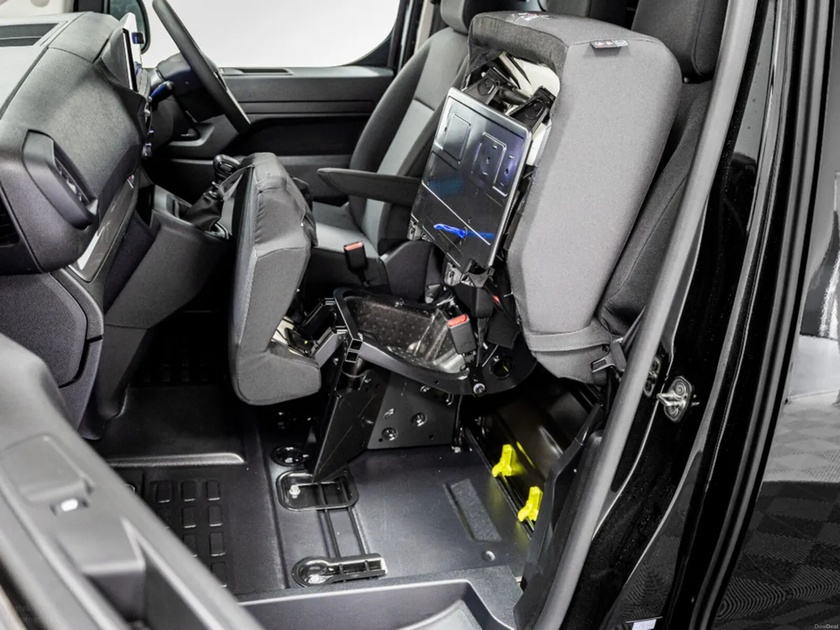 Peugeot Expert Pro Premium 1.5 Diesel 120HP - LWB - Image 6