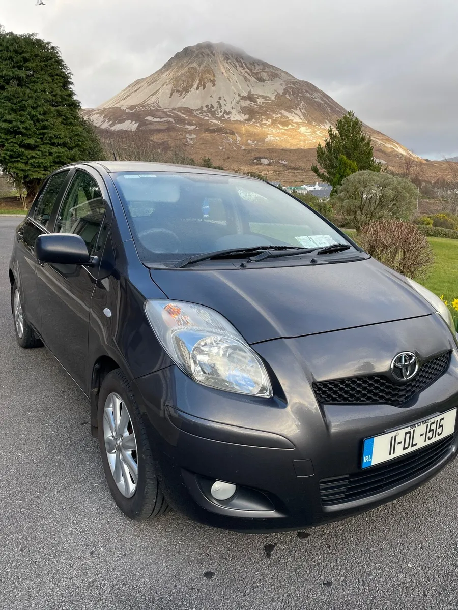 Toyota Yaris 2011 - Image 1