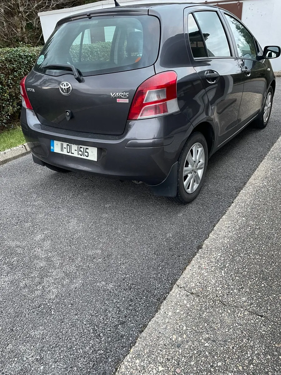 Toyota Yaris 2011 - Image 4