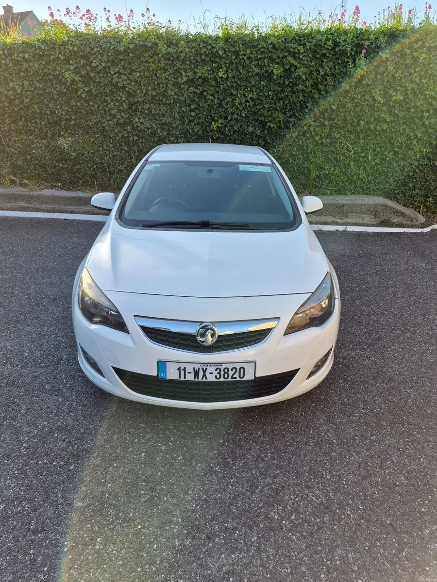 Vauxhall Astra 2011 - Image 1
