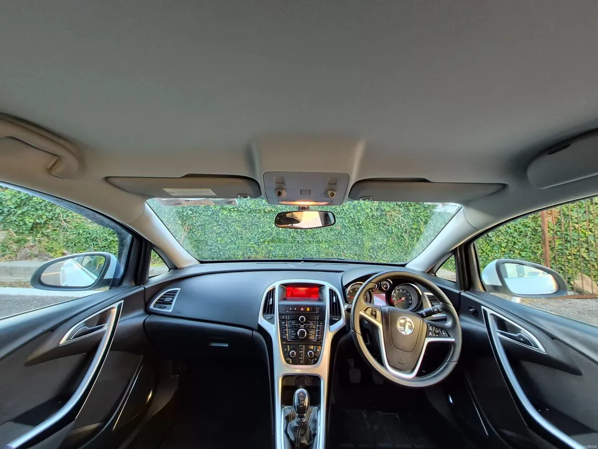 Vauxhall Astra 2011 - Image 4