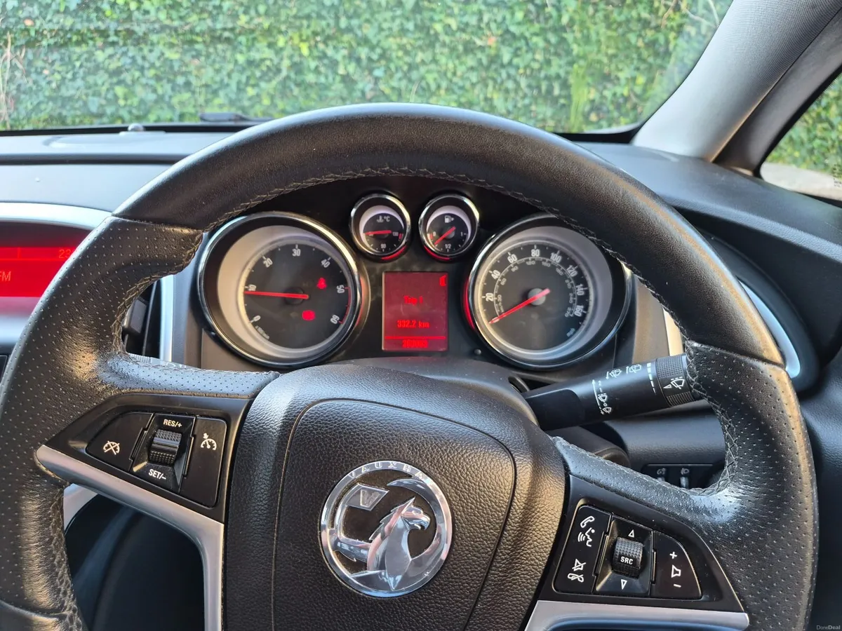 Vauxhall Astra 2011 - Image 2