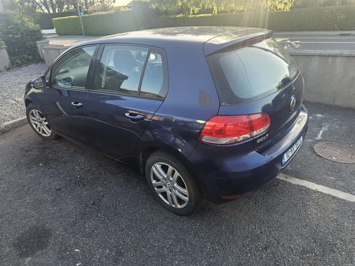 2010 Volkswagen Golf - Image 3