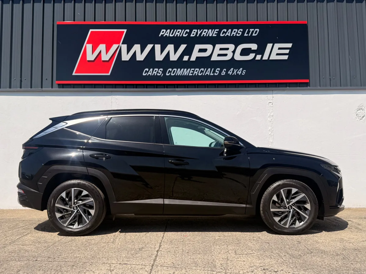 Hyundai Tucson 1.6Td  Executive Plus 25,000klm 241 - Image 3