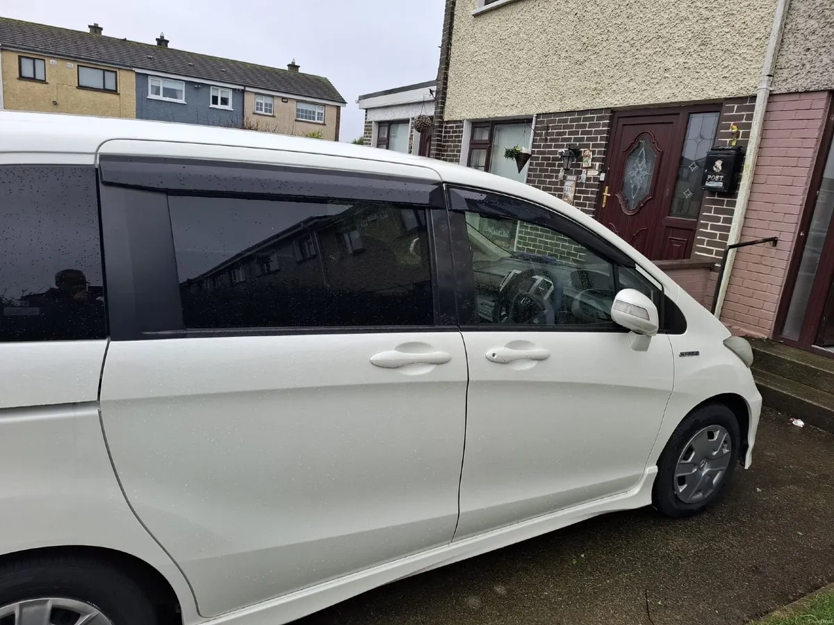 Honda Freed 2013 Automatic 1.5 - Image 3