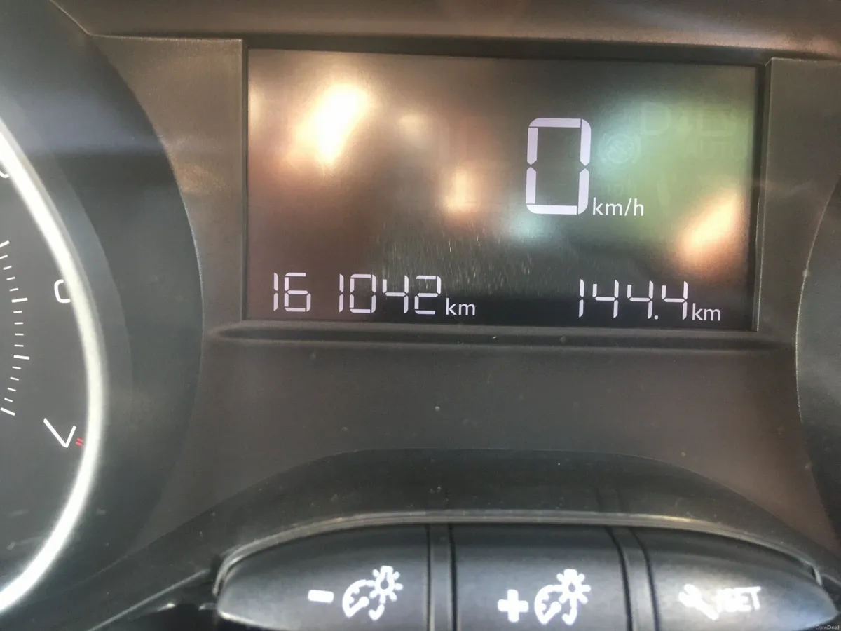 Peugeot 2008 2016 - Image 2