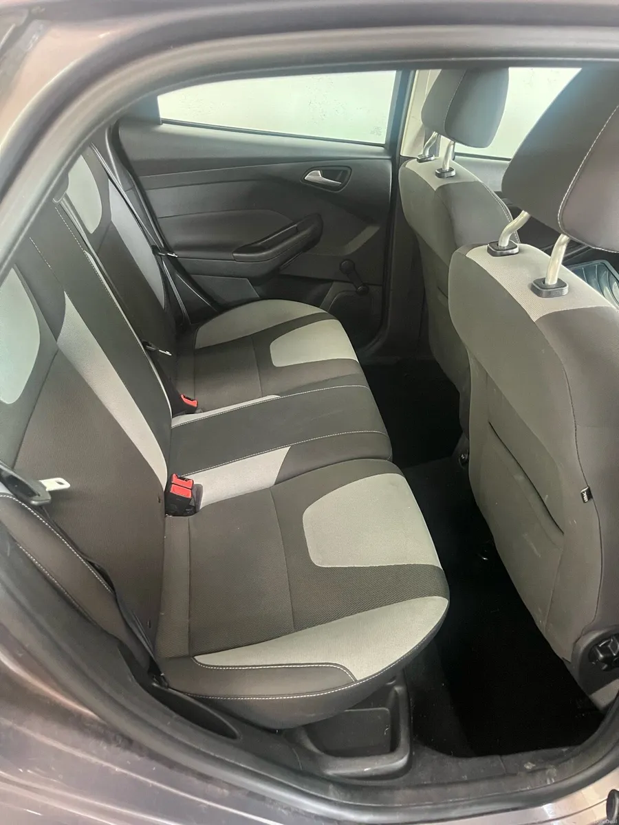 12 FORD FOCUS 1.6tdci ZETEC - Image 4