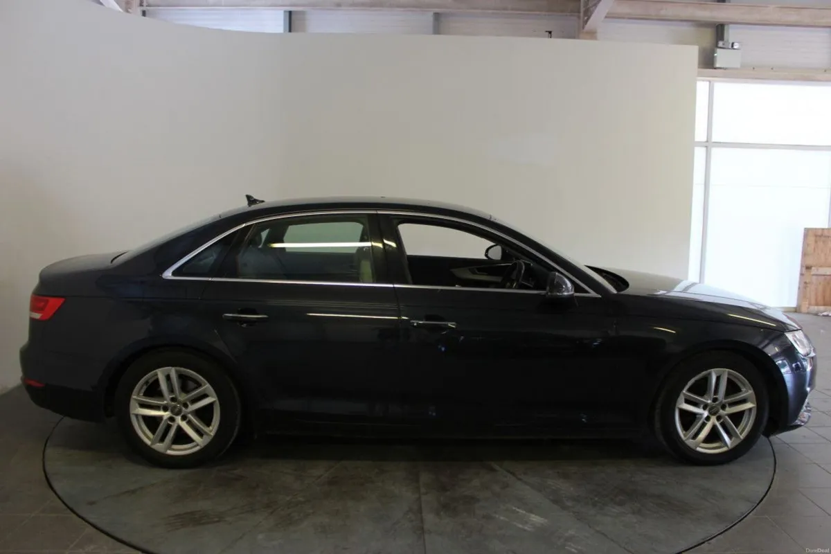 Audi A4 2.0TDI 150HP SE Ultra - Image 3
