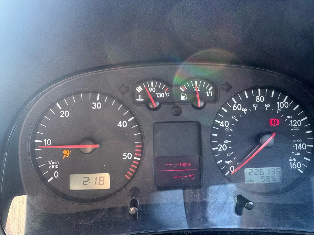 Volkswagen Golf MK4 3 door PD130 Sunroof - Image 2
