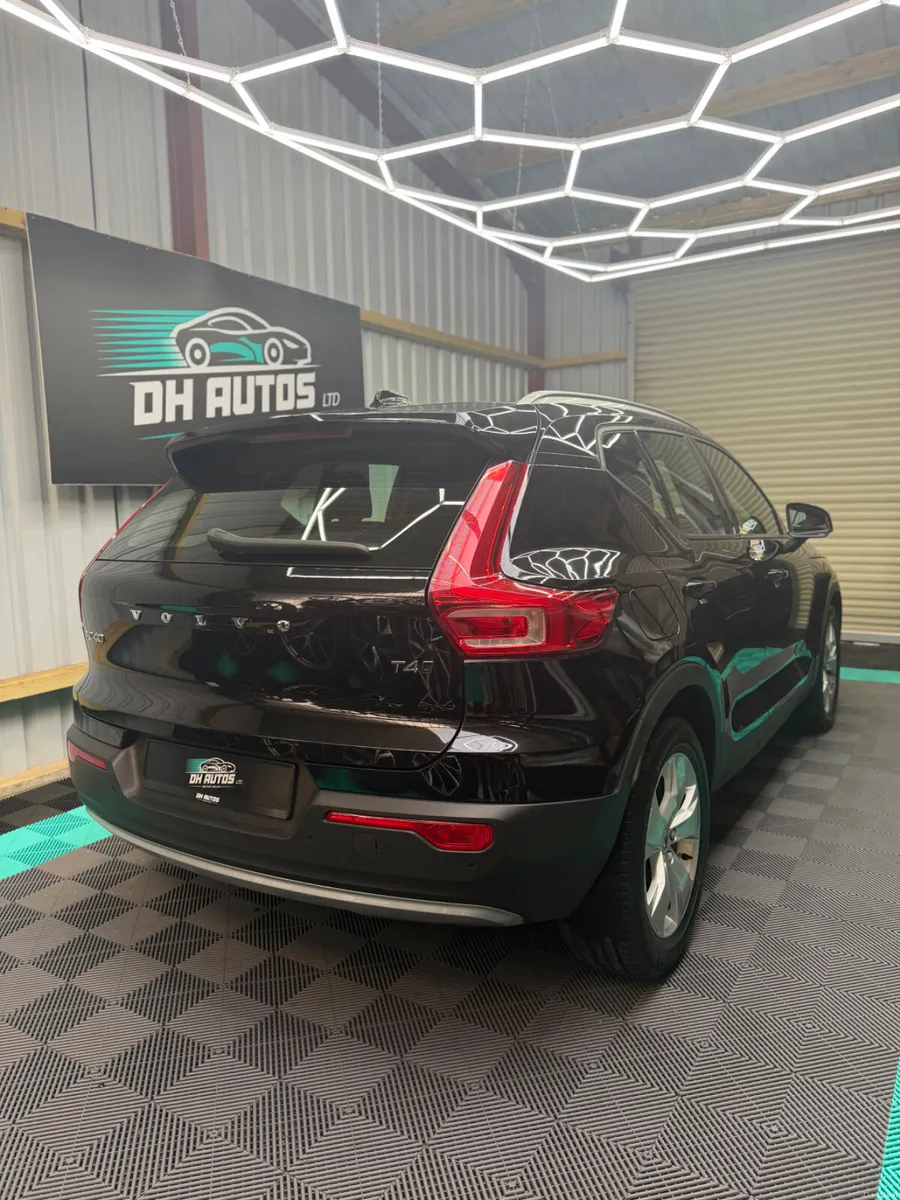 2019 Volvo XC40 - 4 Wheel drive & Automatic! - Image 2