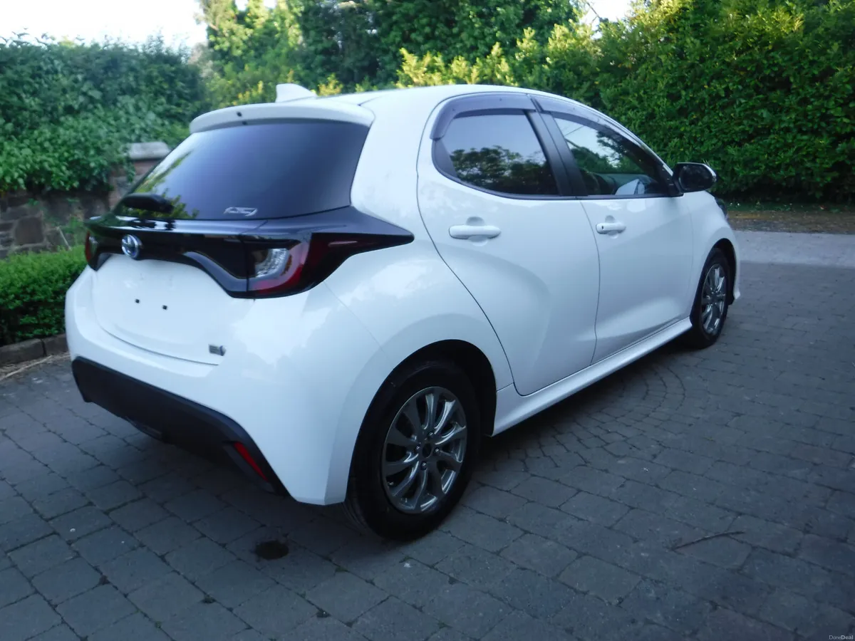 TOYOTA YARIS 1.5 AUTO HYBRID ANDROID+CARPLAY - Image 3
