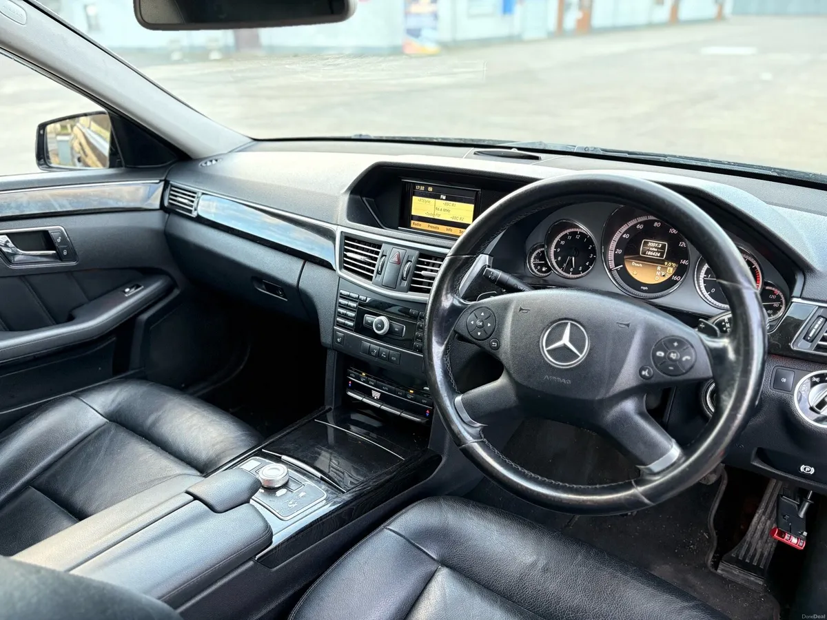 2011 MERCEDES E250CDI - Image 4