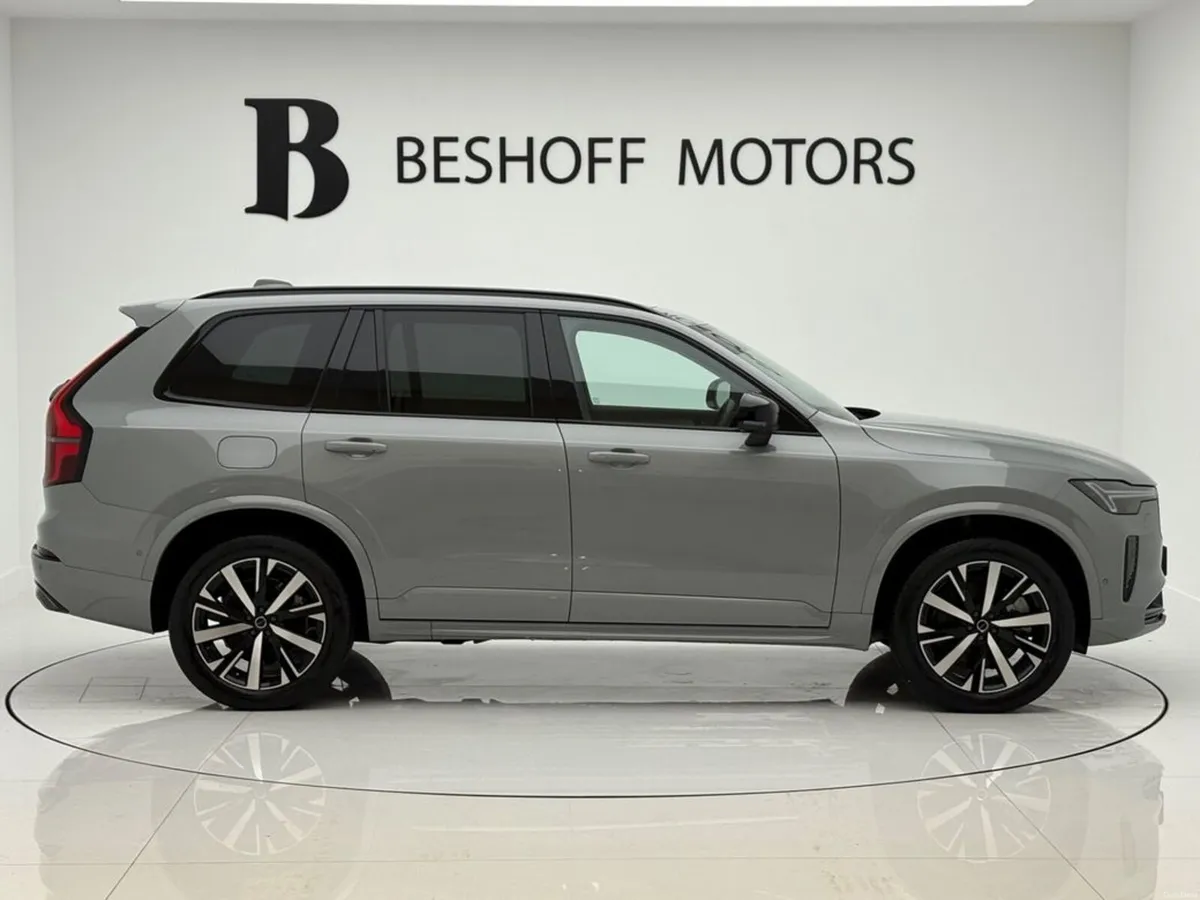 Volvo XC90 T8 PLUS AWD DARK=PAN ROOF//LOW MILES//A - Image 4