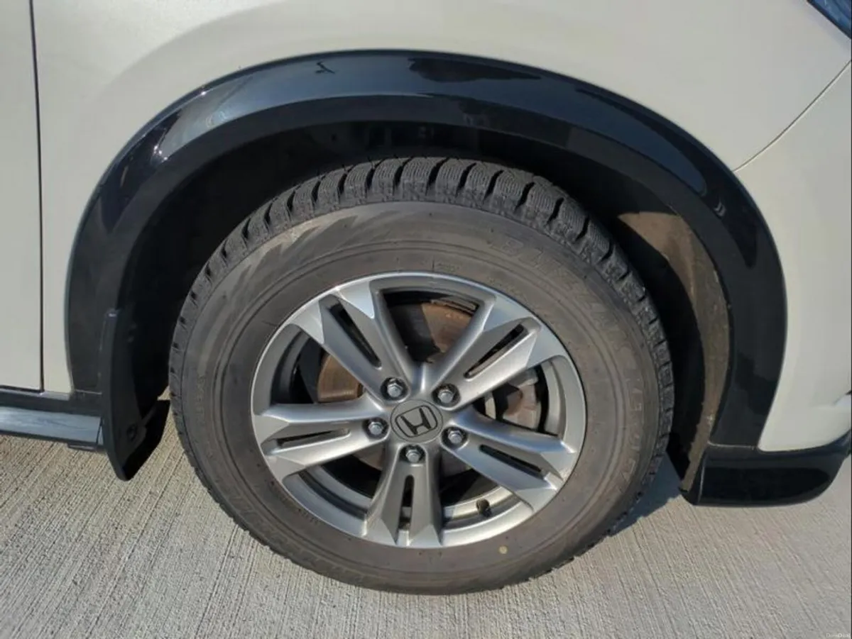 Honda Vezel Hybird RS HondaSensing - Image 4