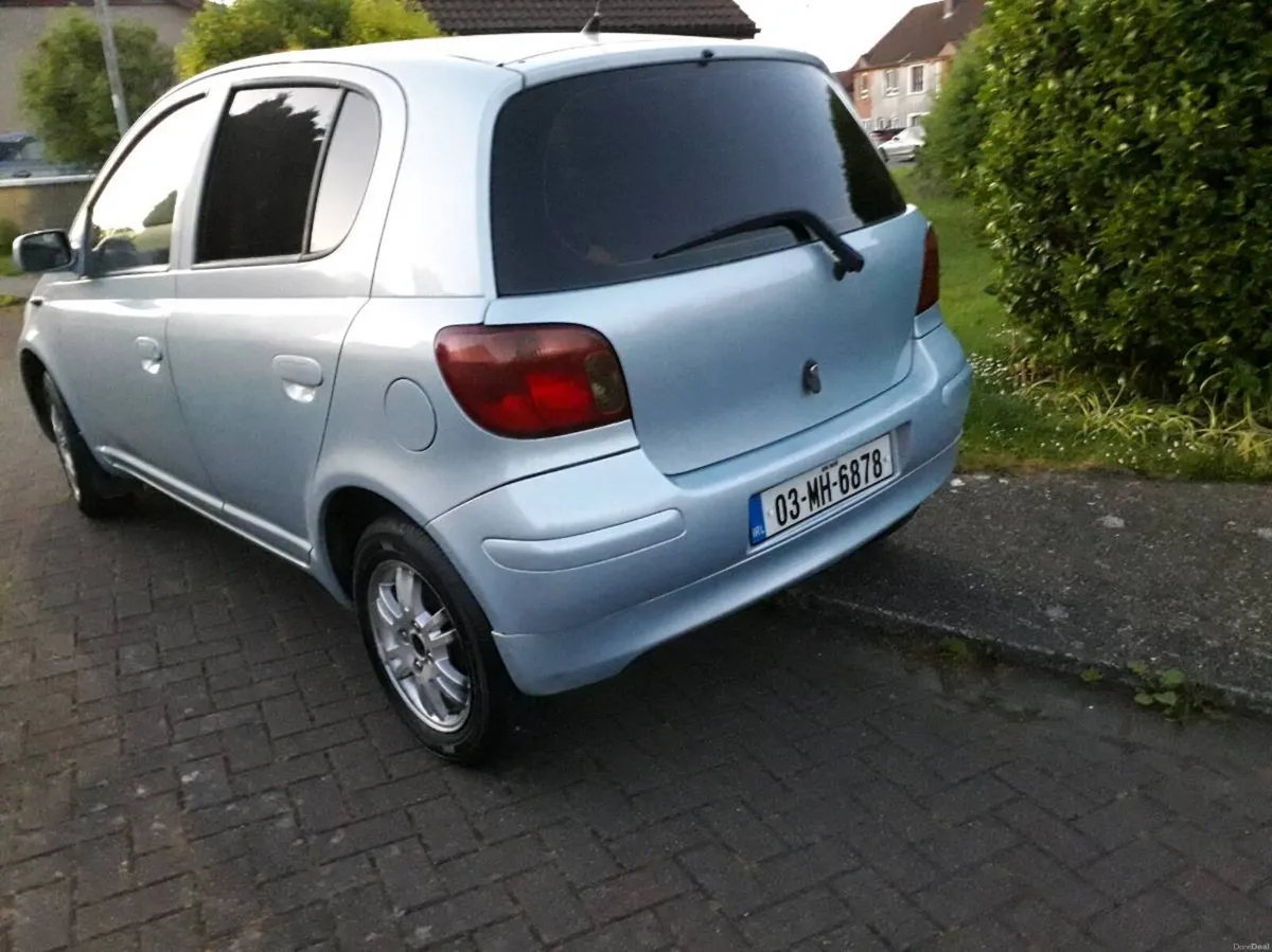 03 TOYOTA YARIS 1LT PETROL €1750 - Image 1