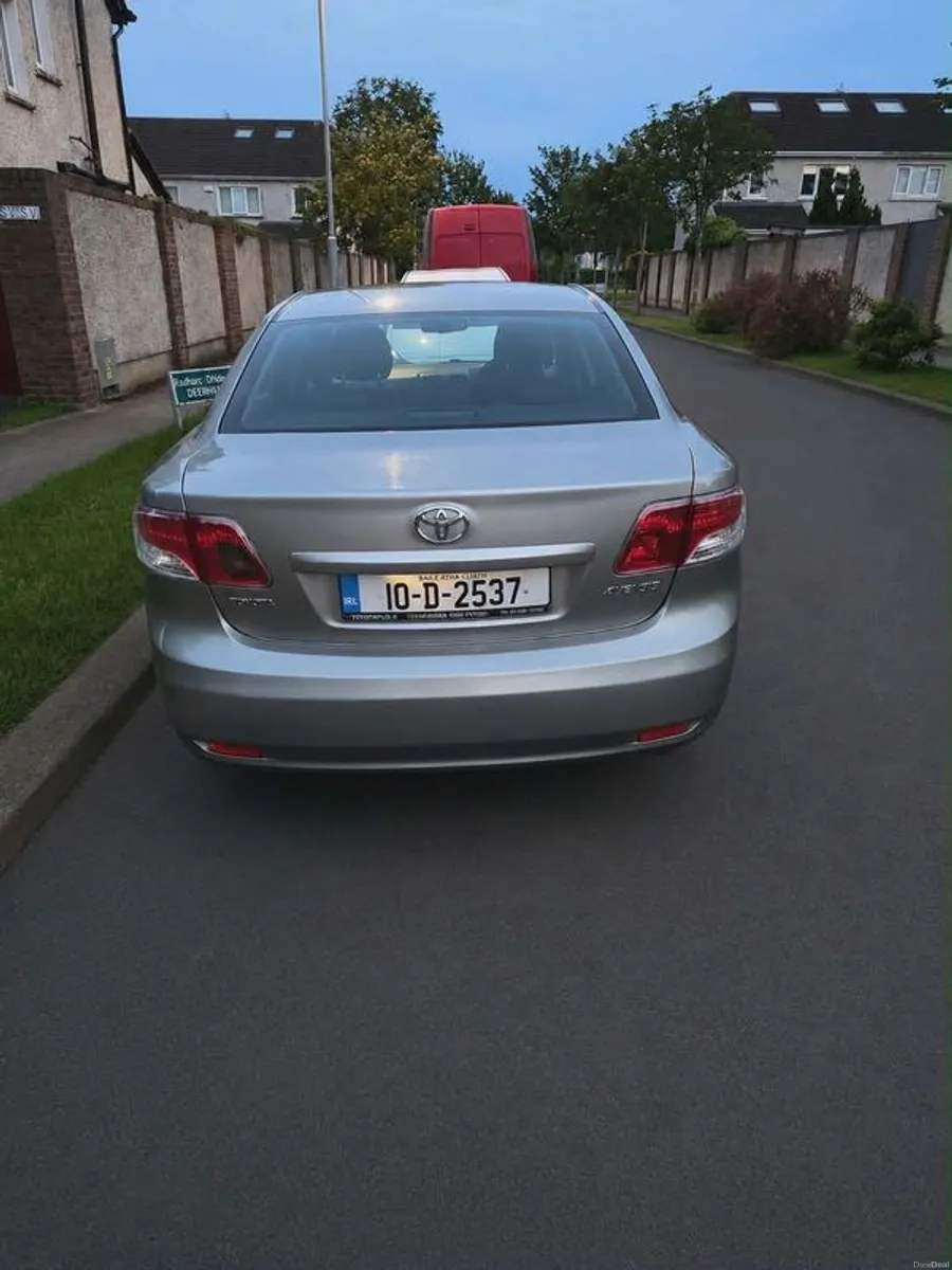 2010 Toyota Avensis - Image 2