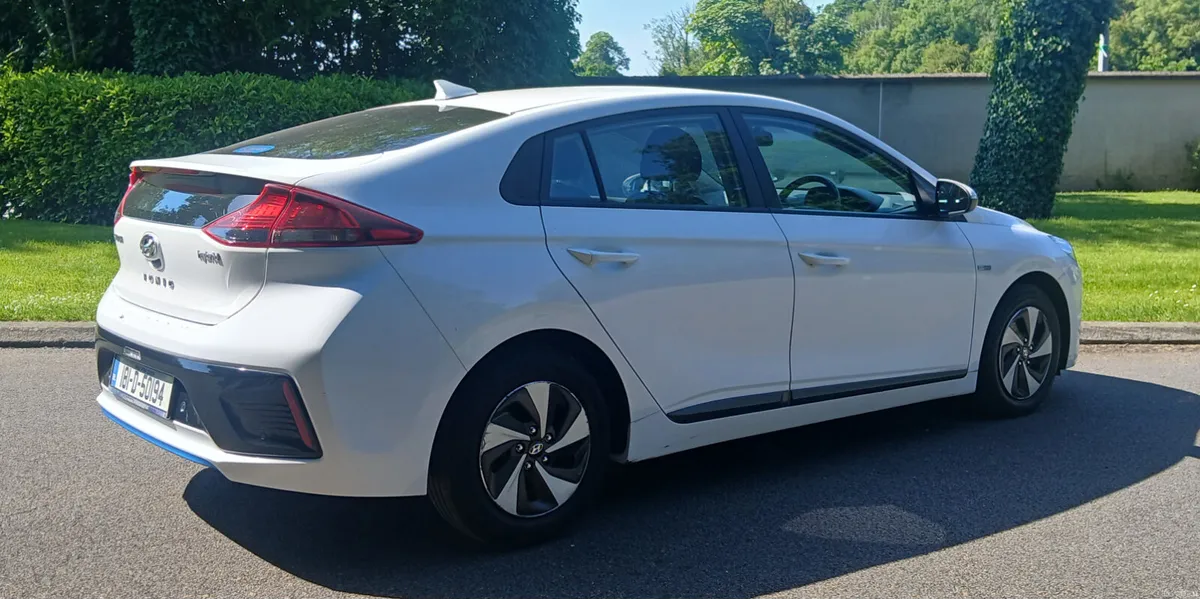 Hyundai IONIQ 2018 *HYBRID AUTO*   1.6 GDi SE 5dr - Image 3