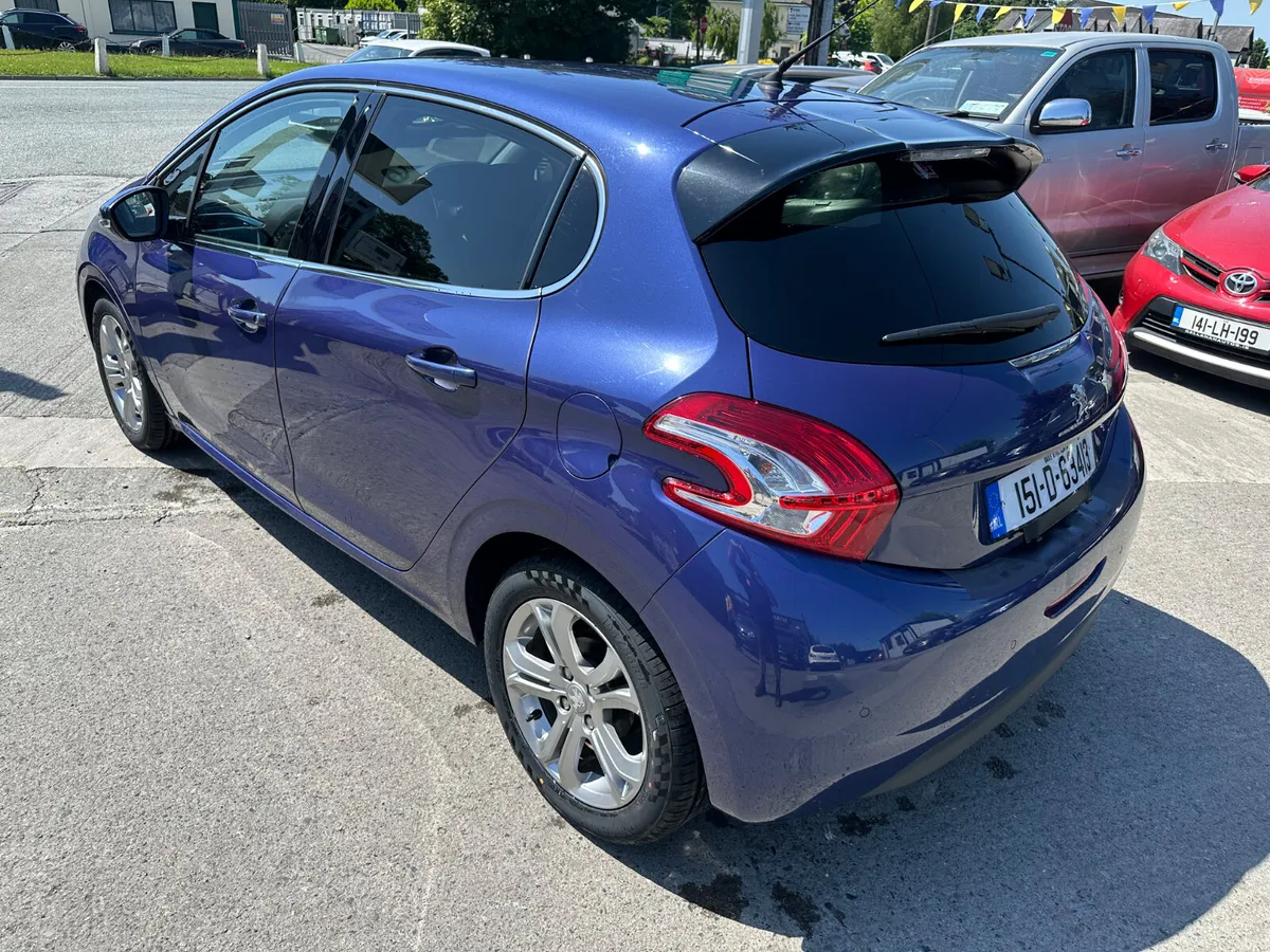 Peugeot 208 2015 1.2 VTI 82 bhp Allure - Image 4