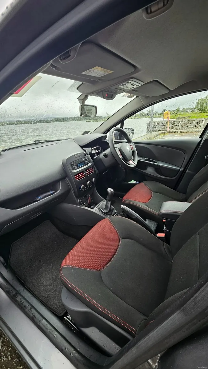 Renault Clio 2013 - Image 2