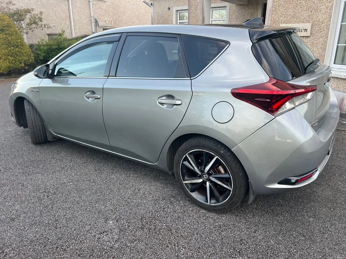 Toyota Auris Luna sport Automatic - Image 4