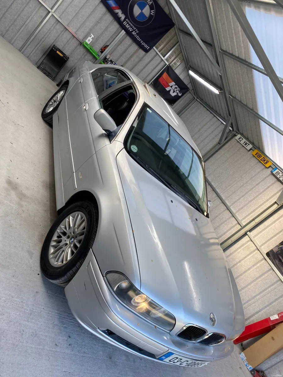 BMW 5-Series 2003 - Image 2