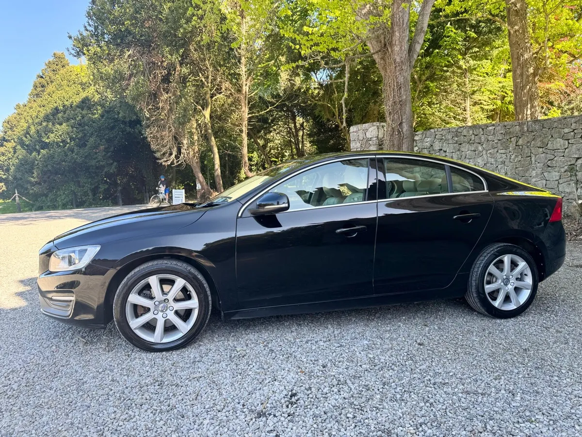 VOLVO S60 // NCT 04/27 // AUTOMATIC - Image 1