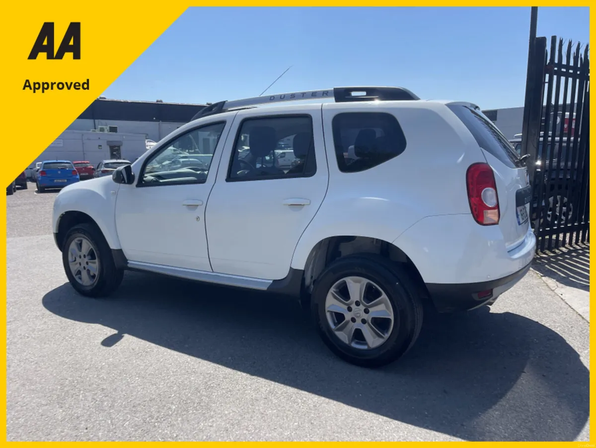 Dacia Duster SIGNATURE 1.5 DCI 110 4X 4DR - Image 3