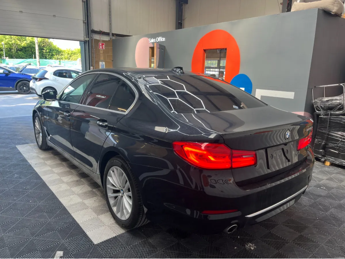 BMW 5-Series 2017 BMW 523D LUXURY 2.0 AUTOMATIC / - Image 4