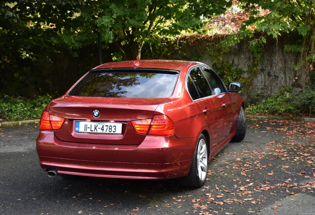 BMW 3-Series 318d Exclusive 140HP Manual - Image 4