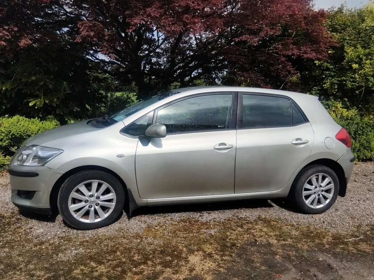 Toyota Auris 2009 - Image 1