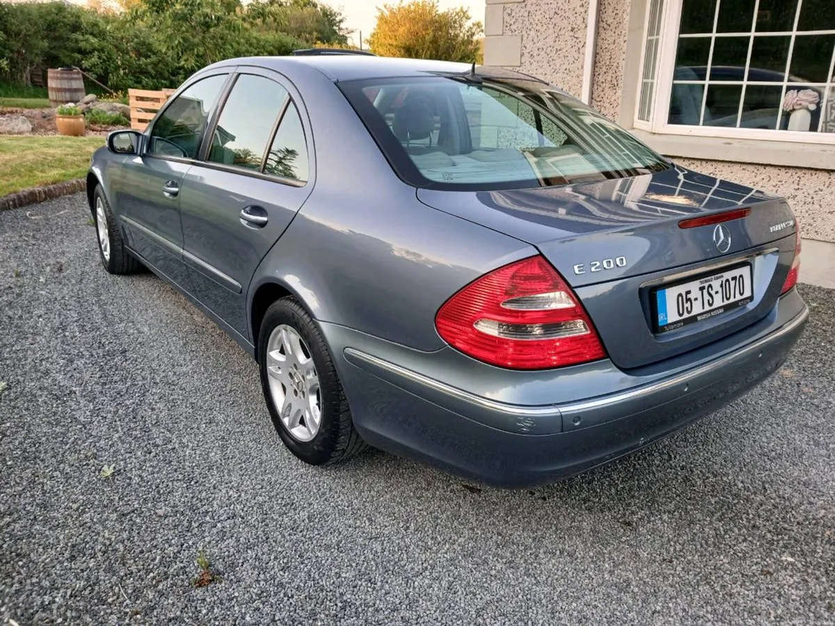 Mercedes E200 - Image 3