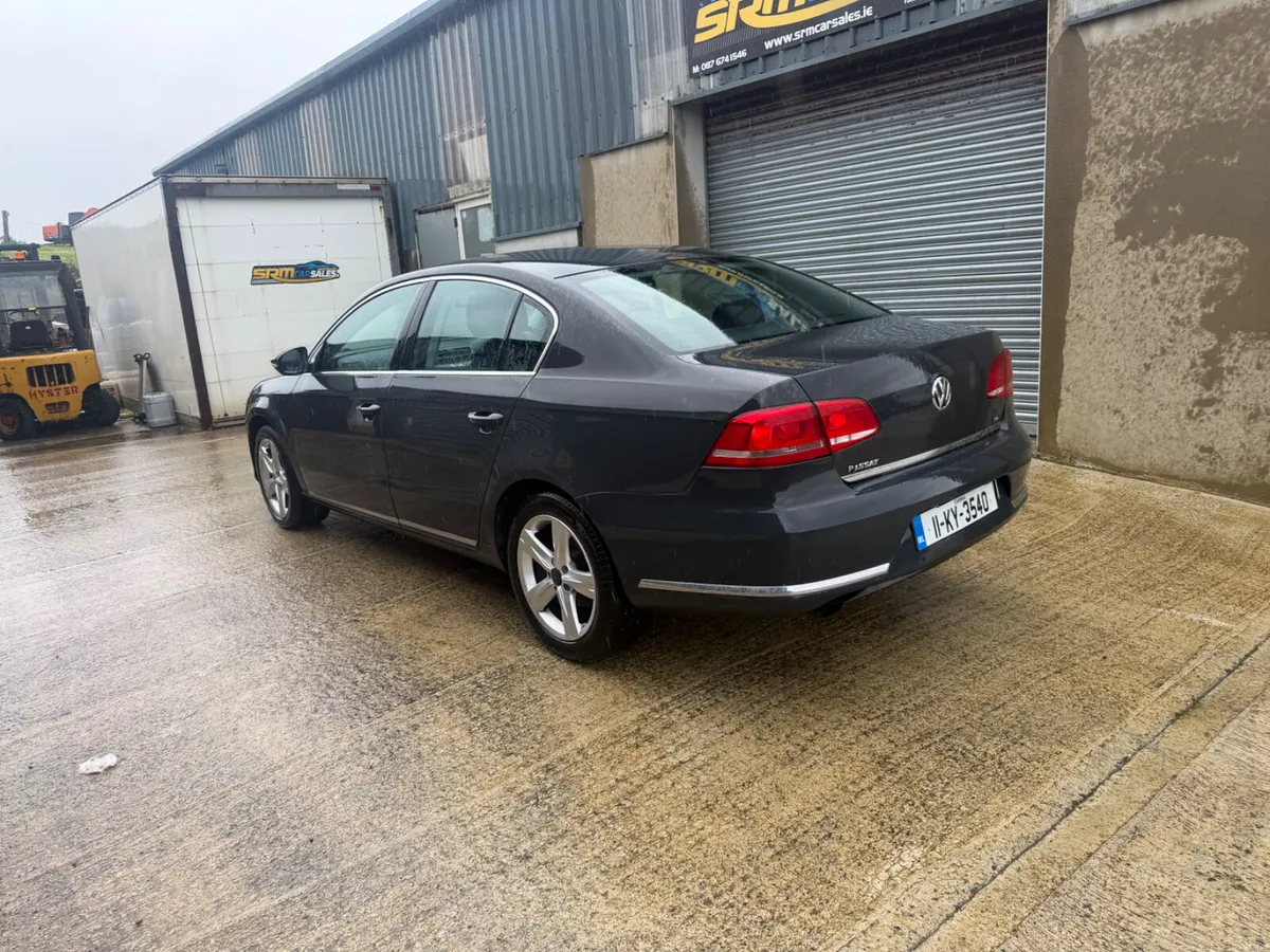 Volkswagen Passat 2011 - Image 3
