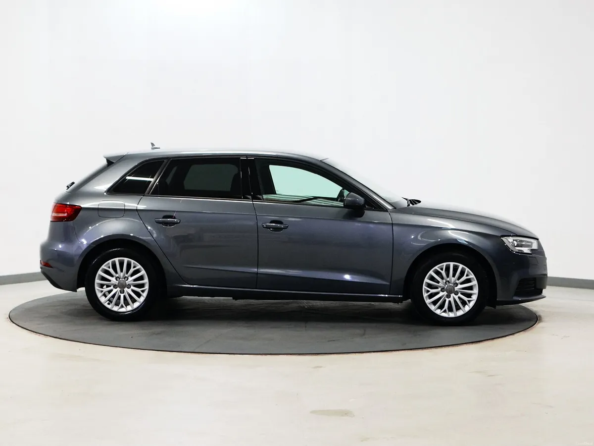 *35* 2017 Audi A3 2.0tdi se technik nav - Image 3
