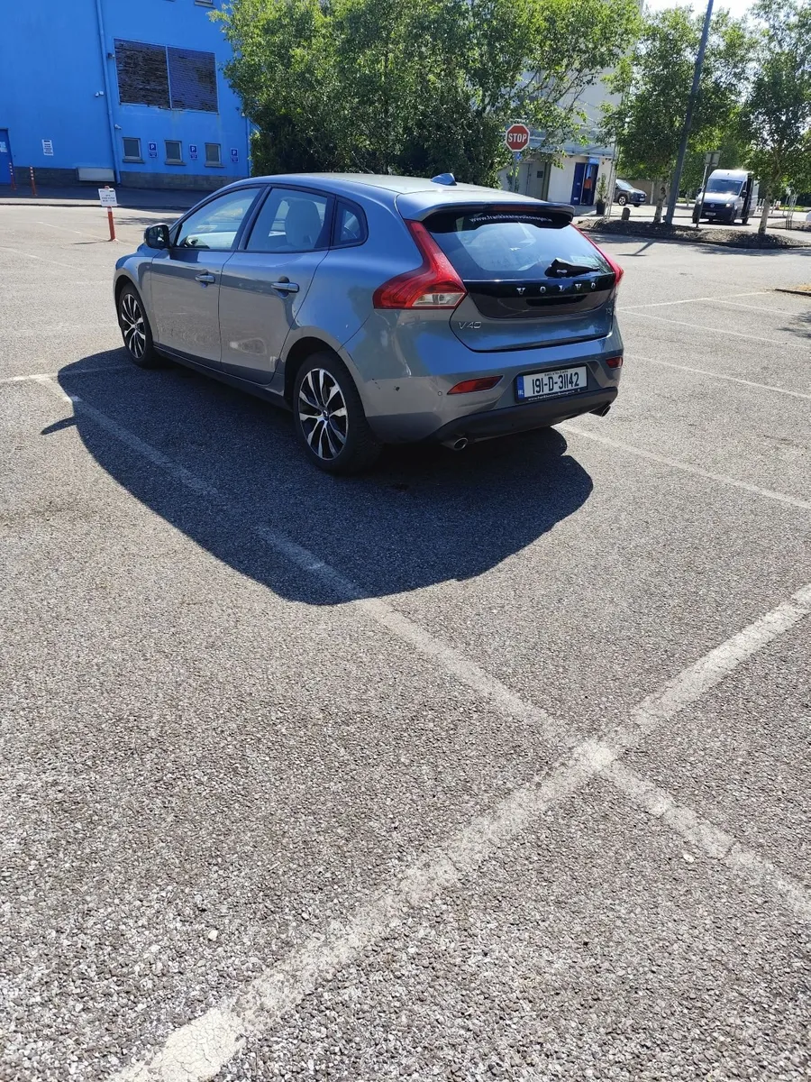 Volvo V40 - Image 4