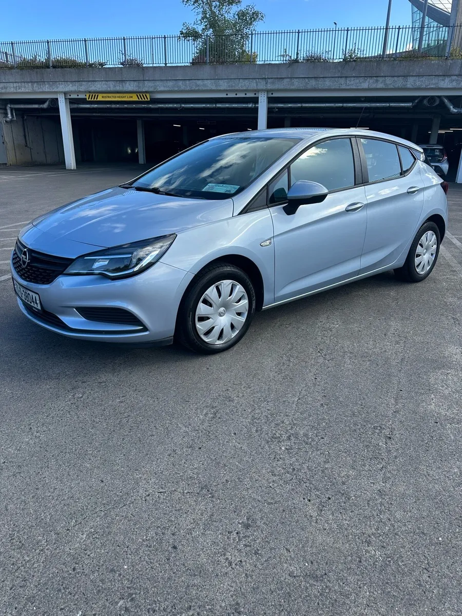 2017 opel astra 1.3 nct and taxed - Image 1