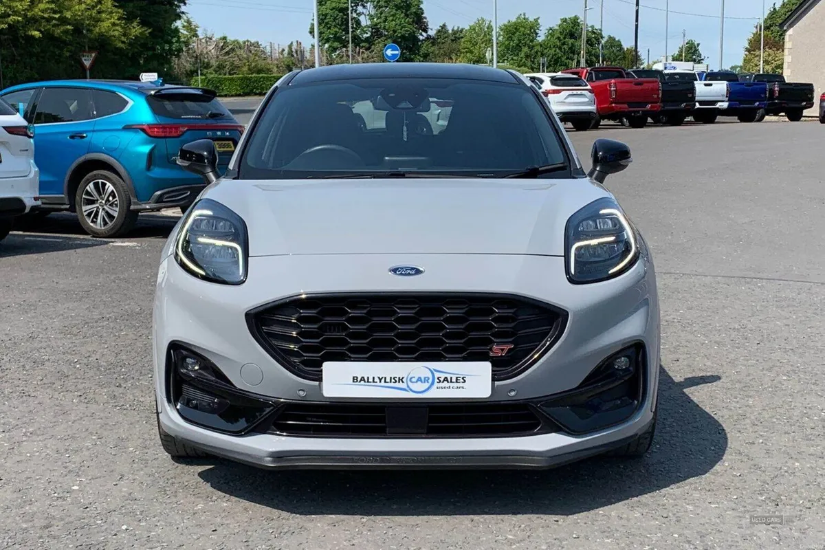 Ford Puma 1.0T 170PS ST Hybrid Auto in Grey Matter - Image 4