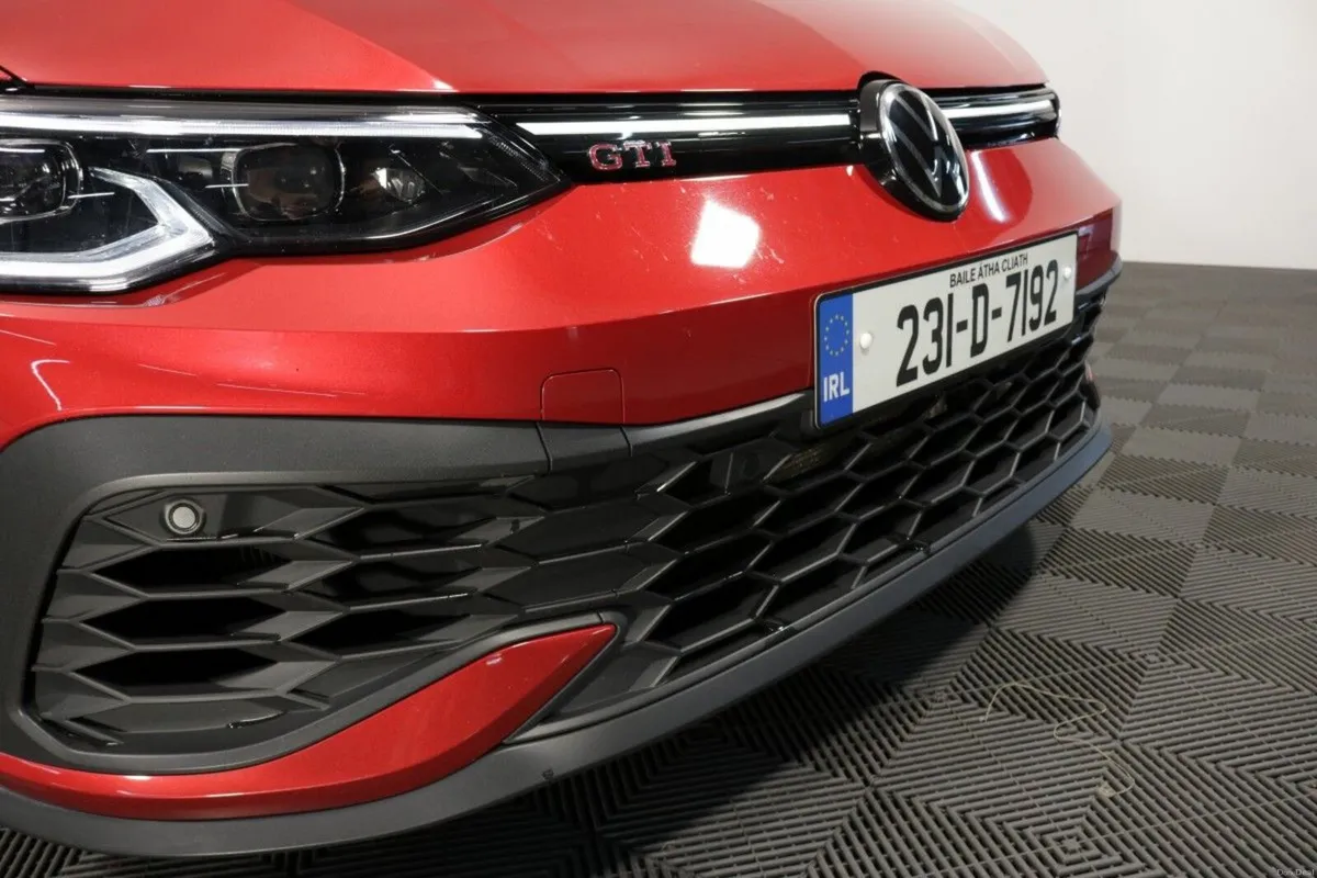 Volkswagen Golf GTI CLUBSPORT DSG - 2.0L PETROL 30 - Image 4