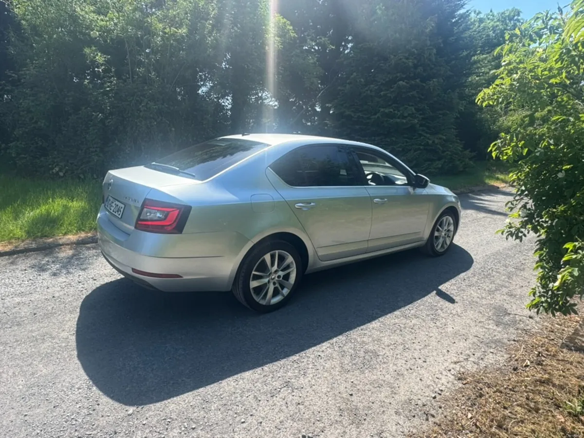Skoda Octavia 2018 - Image 2