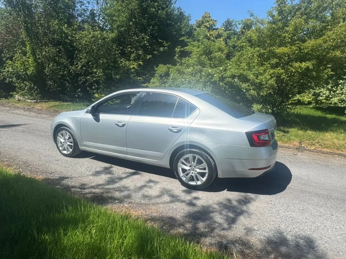 Skoda Octavia 2018 - Image 3