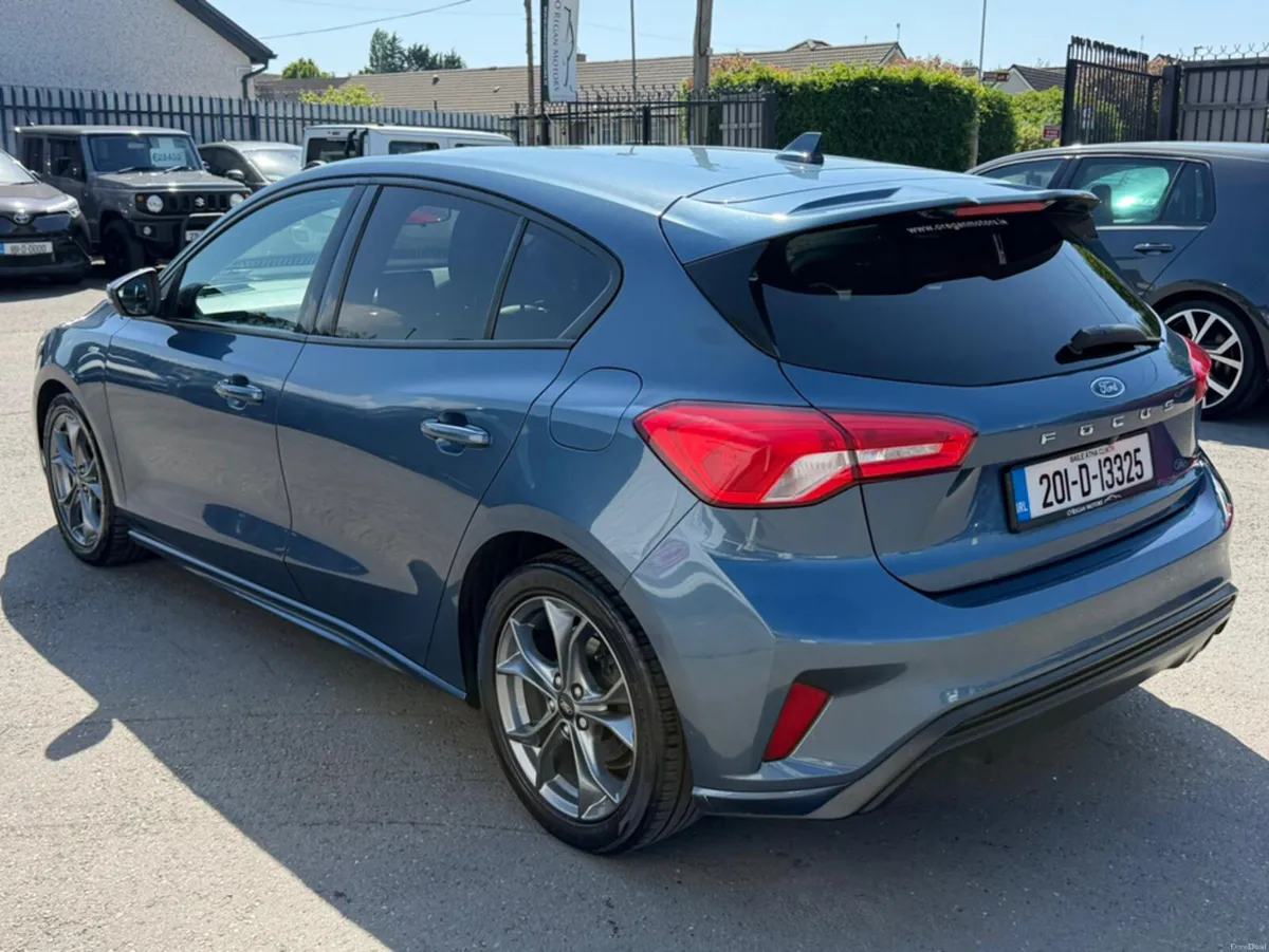 Ford Focus ST-LINE 1.5 120BHP AUTO - Image 6