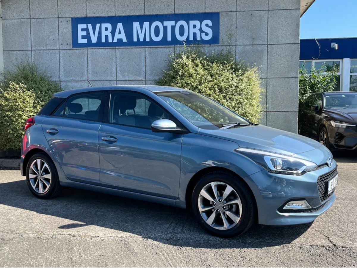 Hyundai i20 DELUXE 1.2 PETROL //LOW MILES// - Image 2