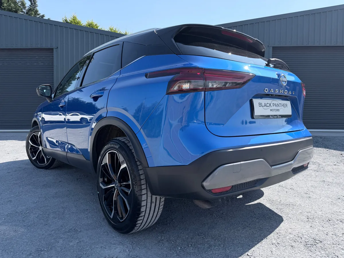 Nissan Qashqai 242’ SV Premium 1.3 MHEV GLASS ROOF - Image 3
