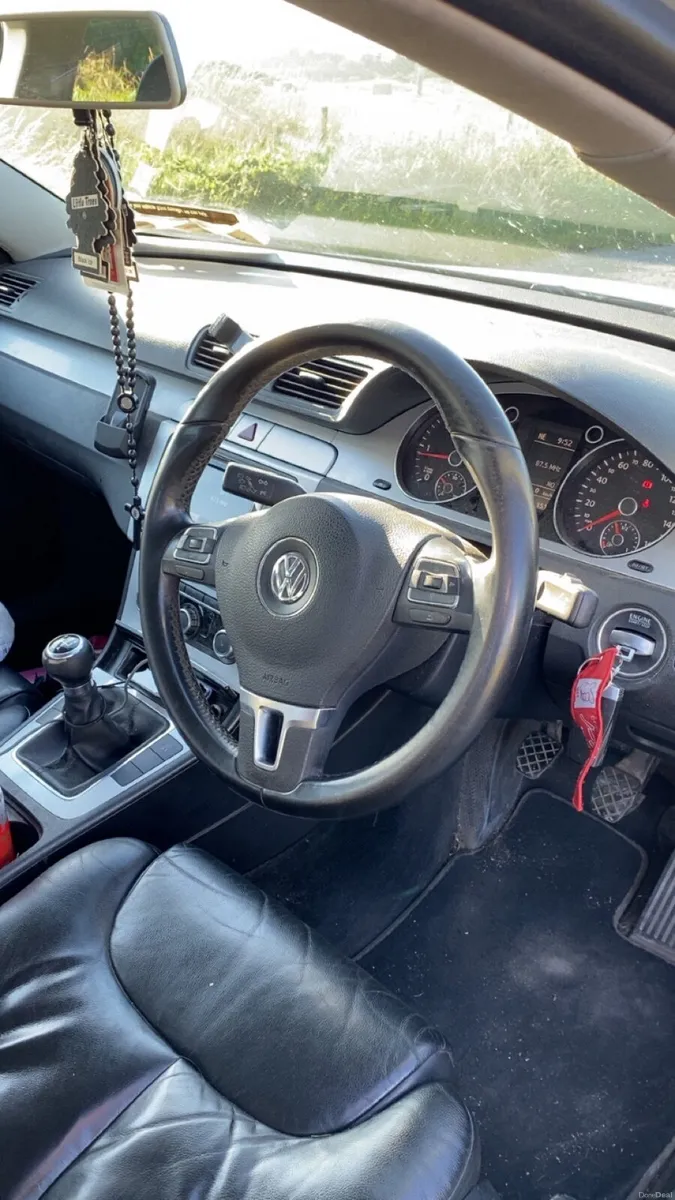 Volkswagen Passat 2010 2.0 Diesel - Image 4