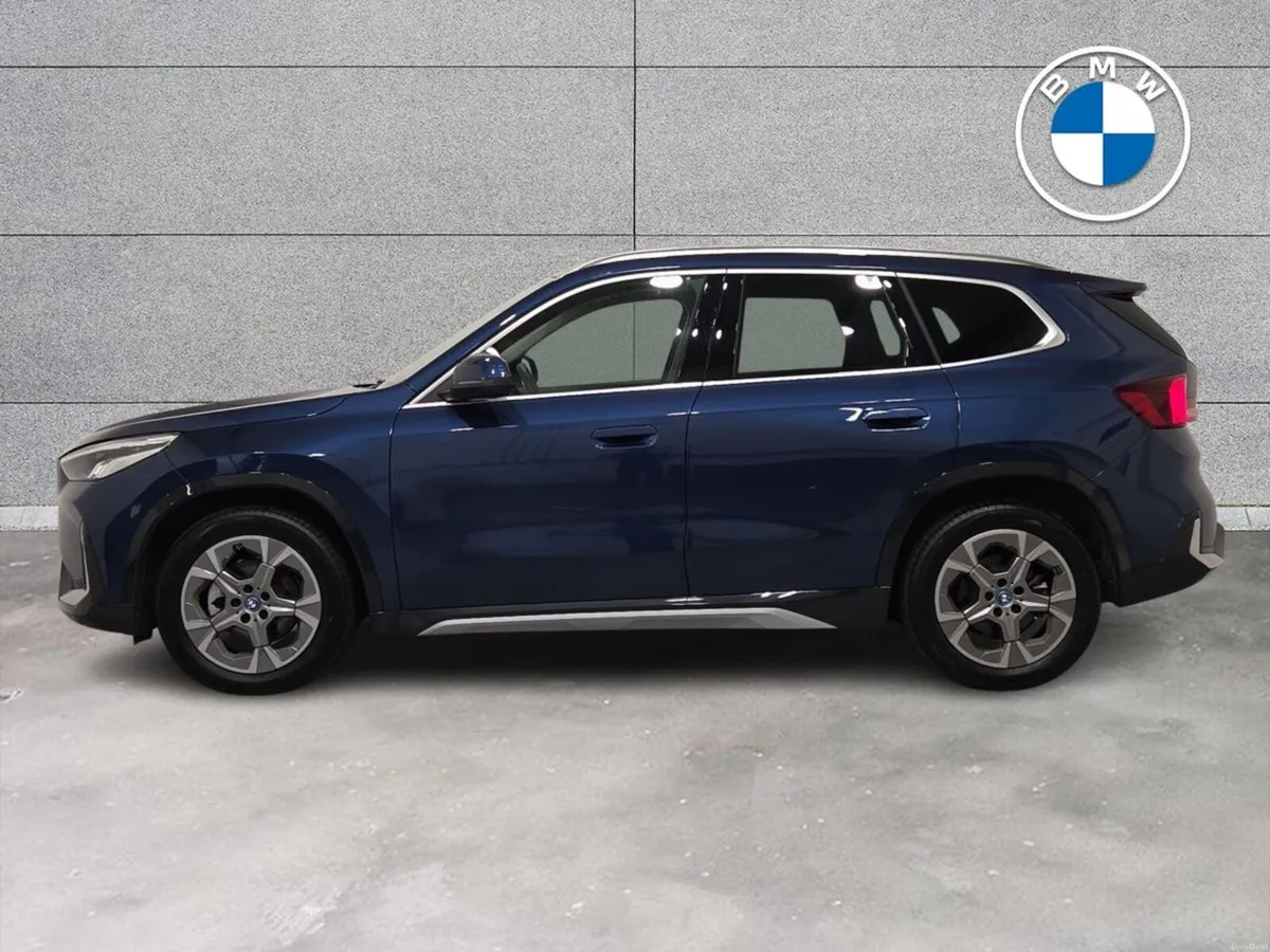 BMW iX1 eDrive20 xLine - Image 4