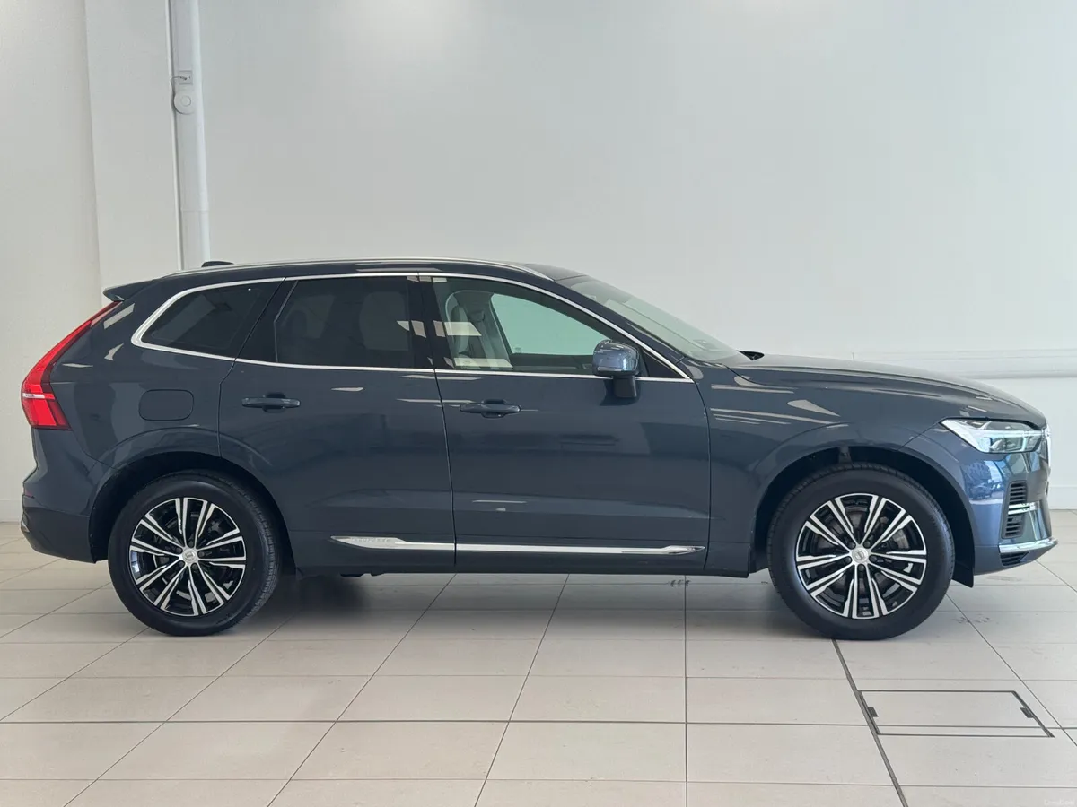 Volvo XC60 2022 - Image 4