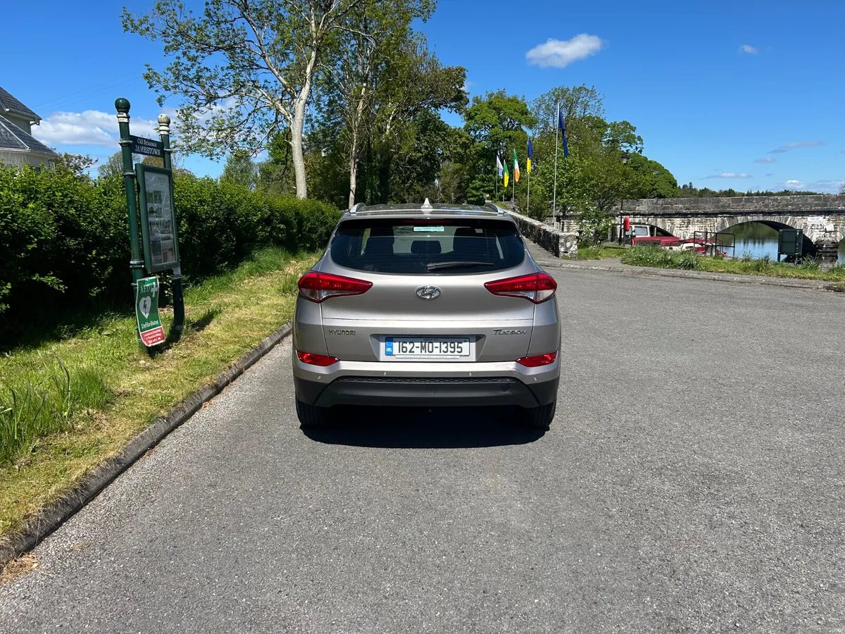 Hyundai Tucson CRDI SE Nav - Image 3