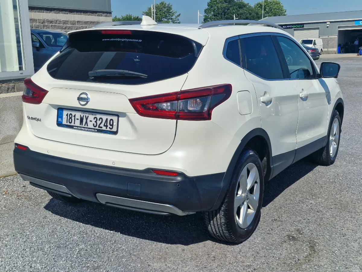 Nissan Qashqai 1.5 DCI N-connecta 5DR - Image 3