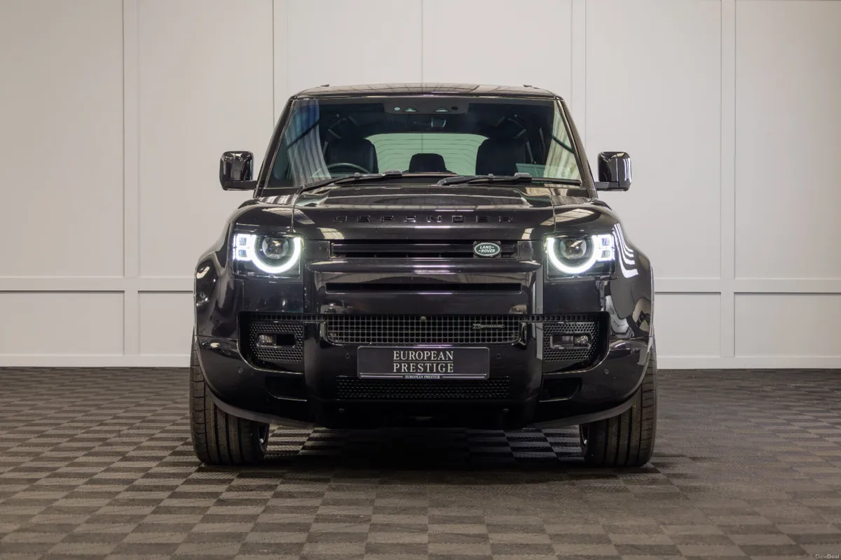 222 Land Rover Defender 110 P400e X-Dynamic S - Image 2
