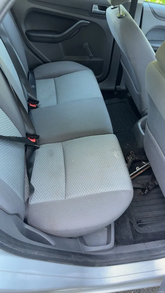 Ford Focus - Image 4