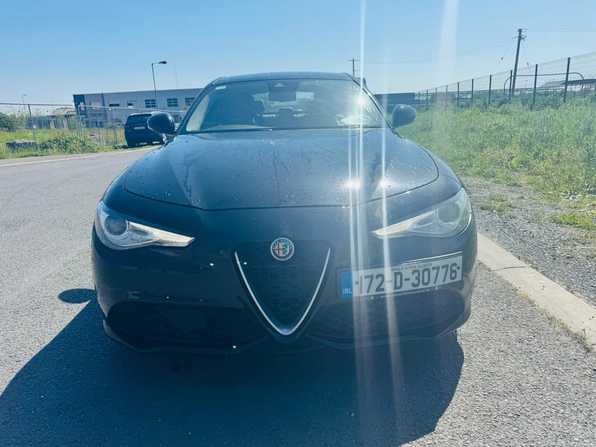2017 Alfa Romeo Giulia - Image 3